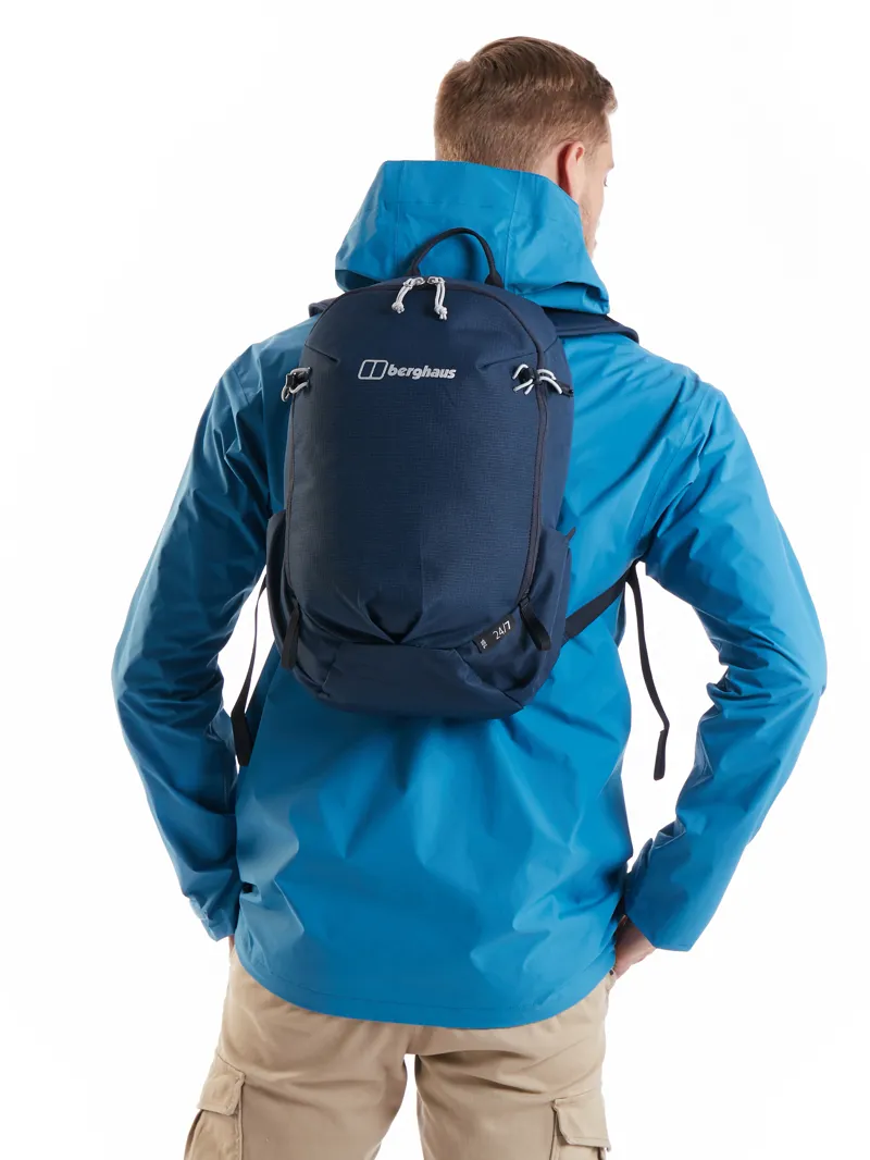 Berghaus 24/7 15 Litre Rucksack in Dark Blue-12